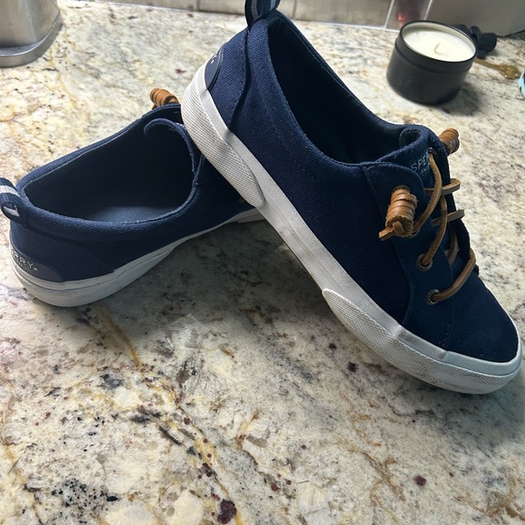 Sperry Women’s Navy Canvas Boat Shoes with Brown Laces - Picture 2 of 3